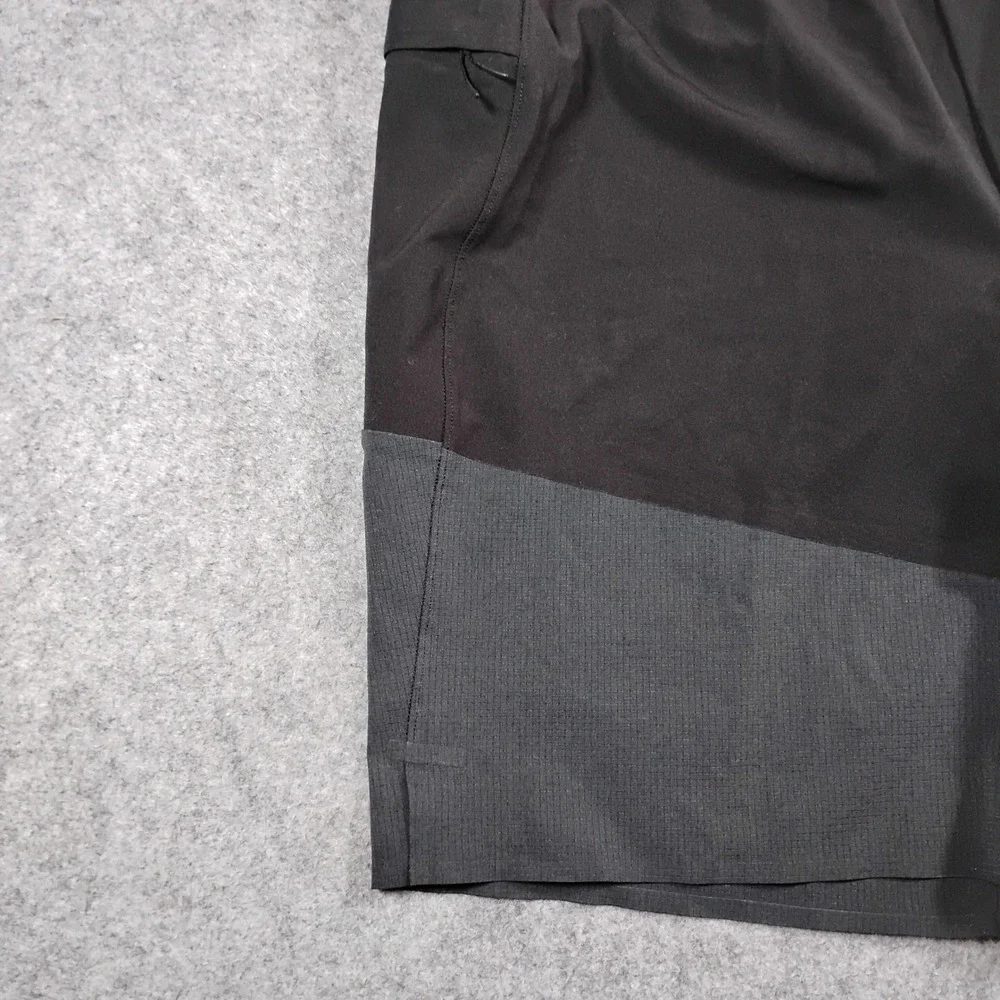 Lululemon Namaste At The Beach Shorts Mens Large Black Grey 8 Inch Inseam